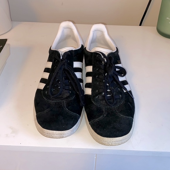Adidas Shoes | Black | 7.5 - Picture 2 of 2